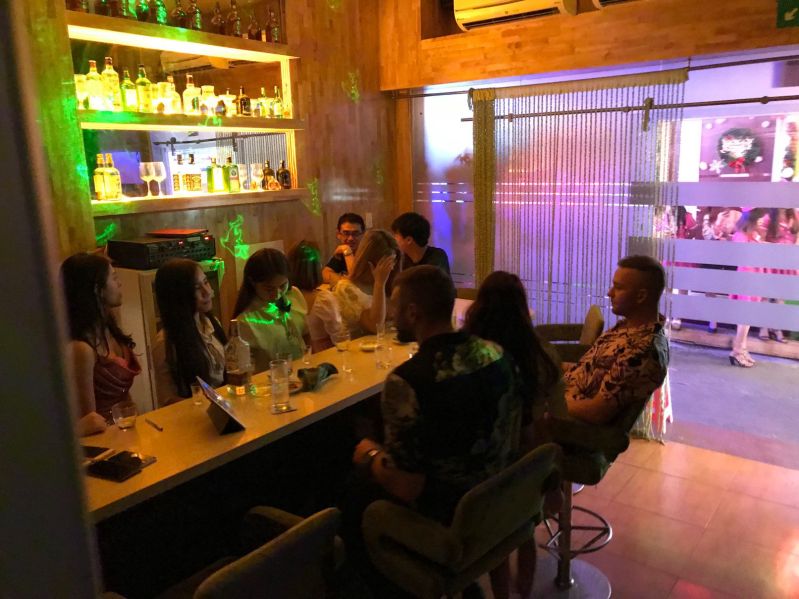 File:Yui girls Bar10.jpg