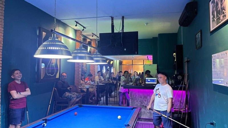 File:Hangover Bar4.jpg