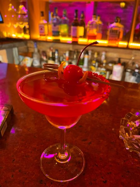File:Utopia Bar Sài Gòn5.jpg