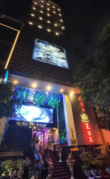 File:The Lux 188 KTV building1.jpg