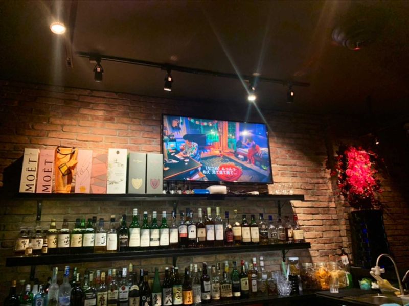 File:DIVA girls & music bar1.jpg