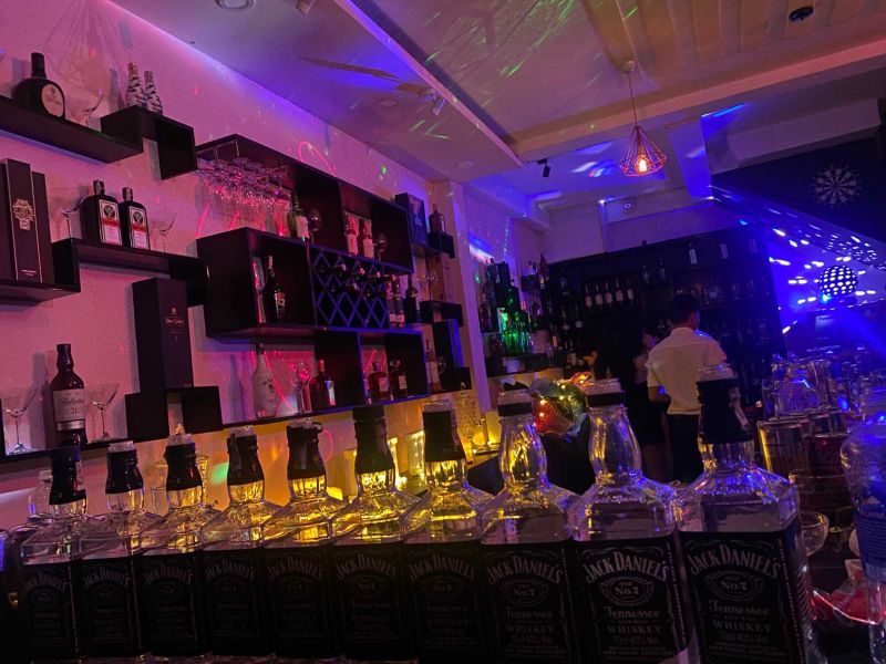 File:Miu Bar18.jpg