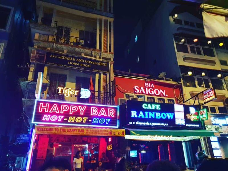 File:Happy Bar11.jpg