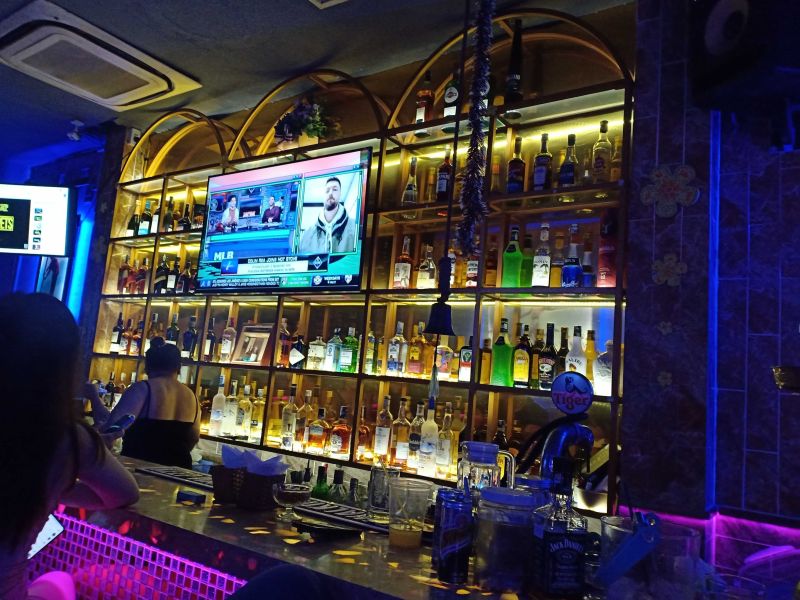 File:The Clubhouse5.jpg