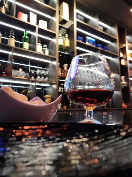 File:Katt Bar1.jpg